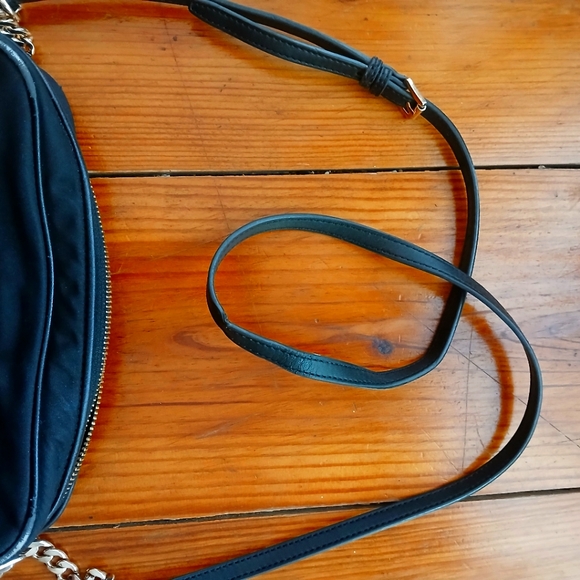 Michael Kors Polly Black Bag Gold Hardware Shoulder Bag Zip Festival Crossbody - Picture 5 of 13